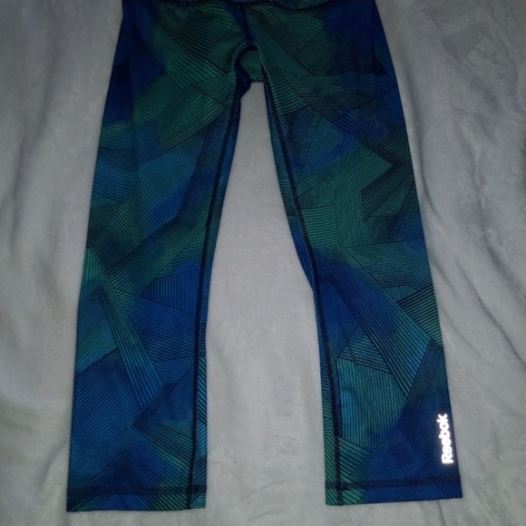 REEBOK ACTIVEWEAR YOGA CAPRI. WOMENS XS. - Picture 3 of 11